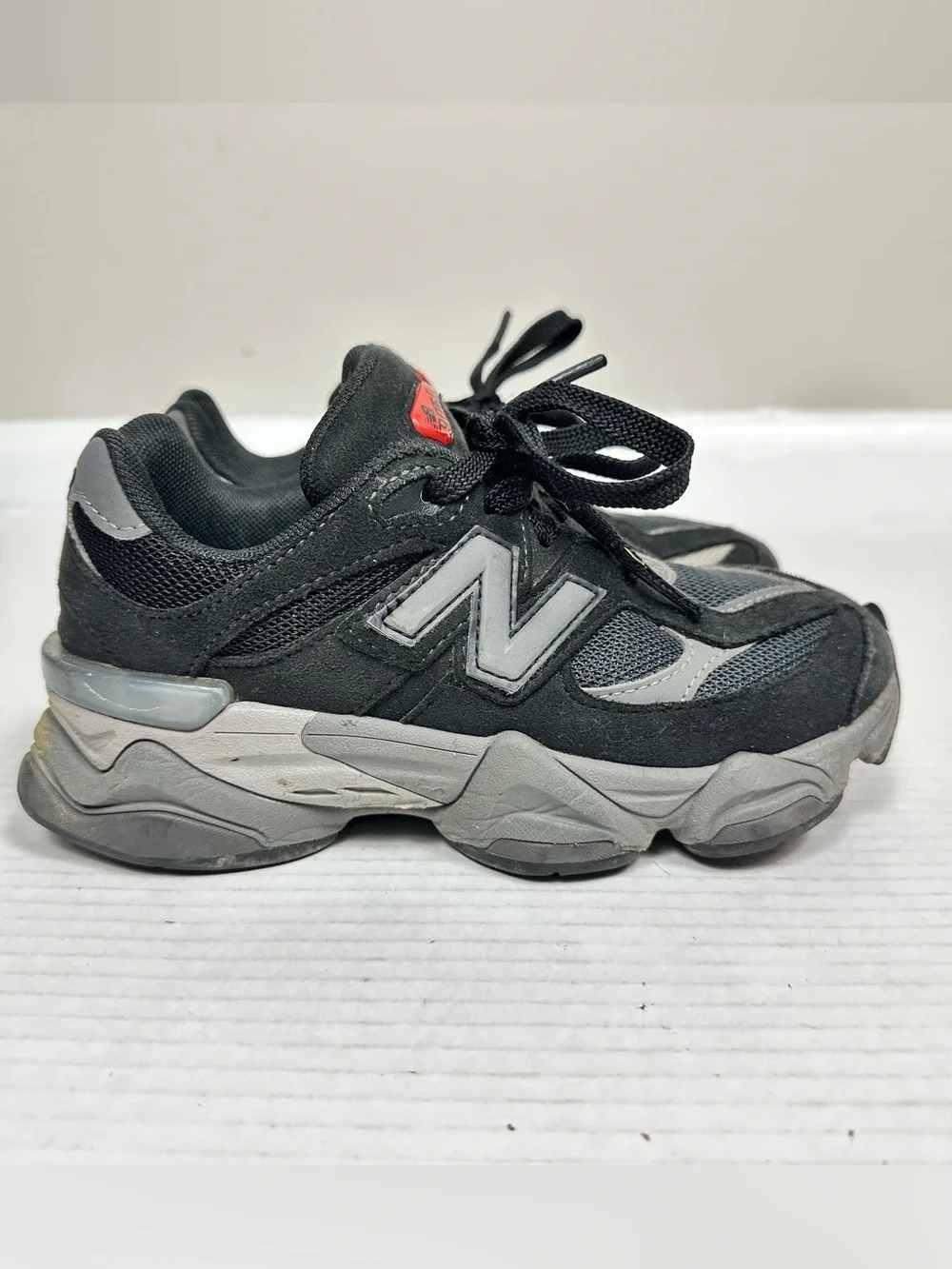 New Balance 9060 Kids Size 13.5 Wide